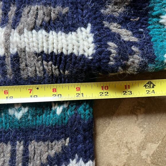 Vintage Handmade Chunky Sweater Fair Isle Scandinavian Holiday Made in Ecuador - Picture 6 of 7